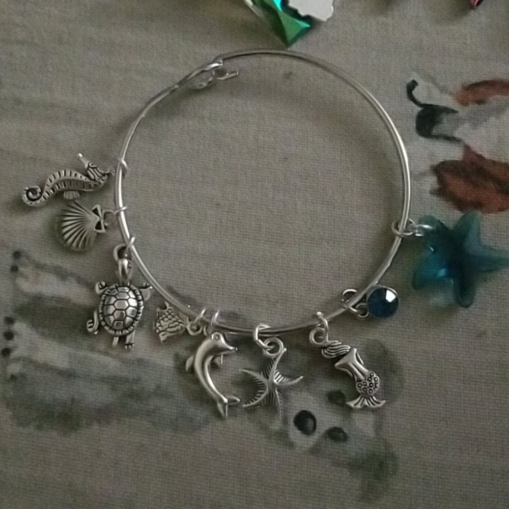Seashore charm bracelet